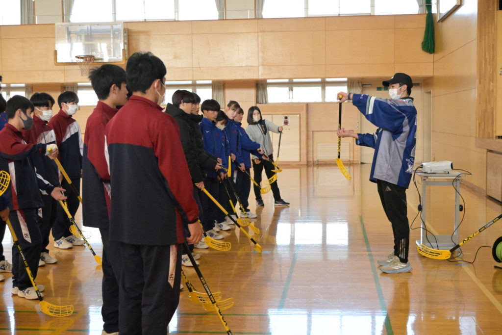 11/27 八戸学院光星高等学校スポーツ科学コース フロアボール実施